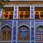 نمای مغازه دو طبقه براساس معماری سنتی ایرانی و کاشی کاری اصفهان