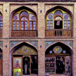 نمای مغازه دو طبقه براساس معماری سنتی ایرانی و کاشی کاری اصفهان
