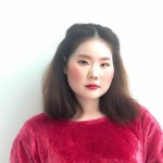 دختری که موهای کوتاه و بدن چاق داره و زیباست