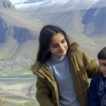 آرزو ، دختری جسور ، دارای یک فرزند پسر ، مبارز ، خستگی ناپذیر،  شجاع
