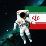 فضا و کهکشان با یک فضانورد معلق در آن و پس زمینه پرچم ایران برای صفحه گوشی