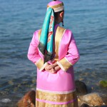 لباس سنتی کنار دریا