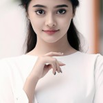 عکس لیونل مسی در کنار یخچال