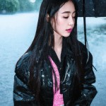 کیم جیسو عضو گروه بلک پینک زیر باران فرانسه
