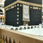 کعبه در کنار چشمه زمزم