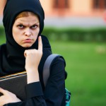 زن چادری مدرسه