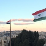 تصویری از قدس با پس زمینه آسمان زیبا که در یک طرف عکس پرچم فلسطین و در طرف دیگر پرچم لنان به اهتزاز درآمده