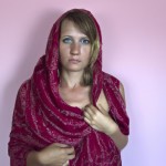 دختری با روسری