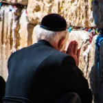 نماز خواندن مؤمنان در قدس