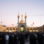 حضور مردم در حرم امام رضا