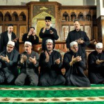 دعا و مناجات ۵ نفر در مسجد با مردان شاد
