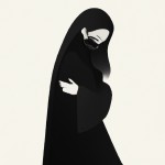 عکس یک زن با چادر مشکی بلند و نقاب مشکی پارچه ای بلند روی تمام صورتش در تعزیه که زانو زده و سینه سپر کرده است