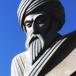 فردوسی با جزیات چهره با اشعار الهی خود در مکانی باشکوه ایرانی