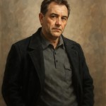 مرد میانسال پالتو پشمی مشکی که کج ایستاده و بلوز یقه دار طوسی تیره روی شانه اپل و دکمه دارد بصورت نقاشی دیجیتال